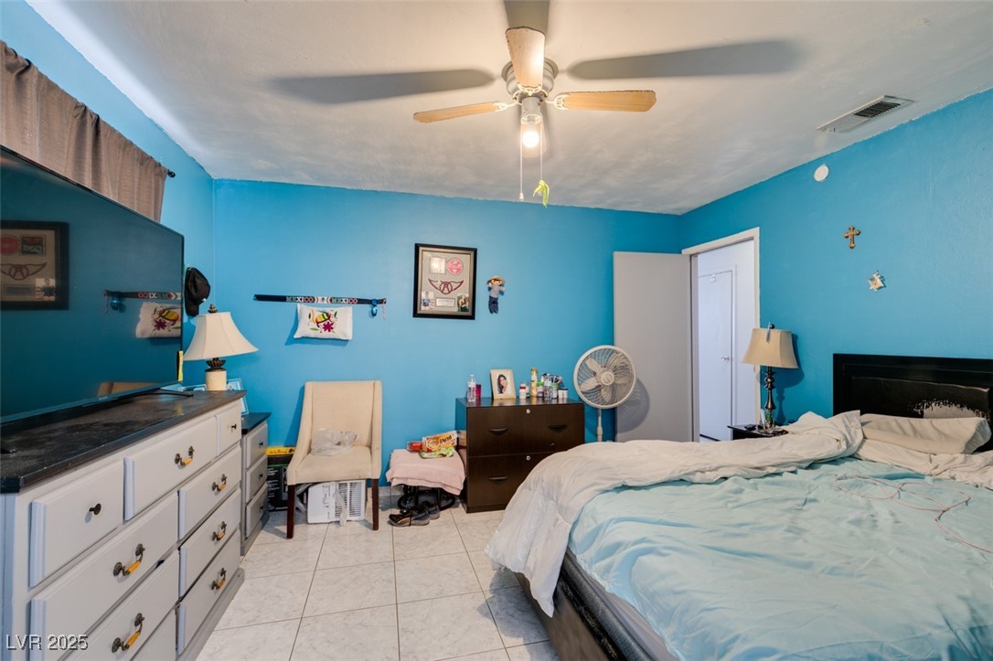 1816 North Torrey Pines Drive