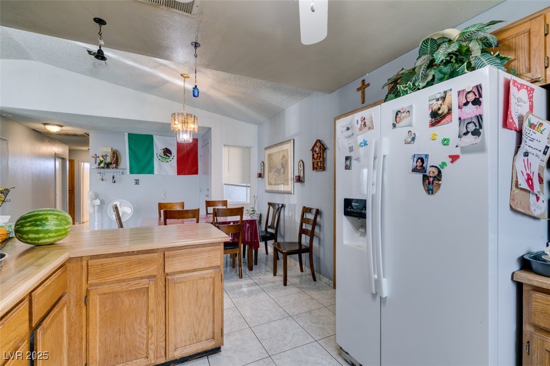 1816 North Torrey Pines Drive