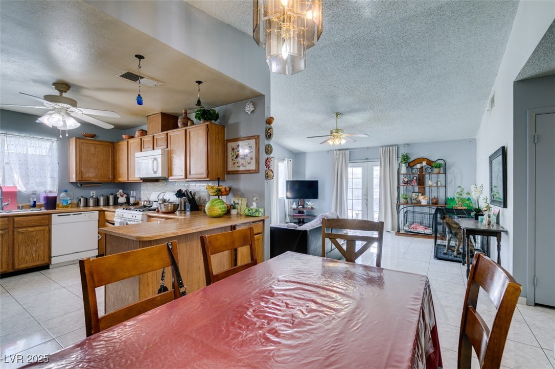 1816 North Torrey Pines Drive