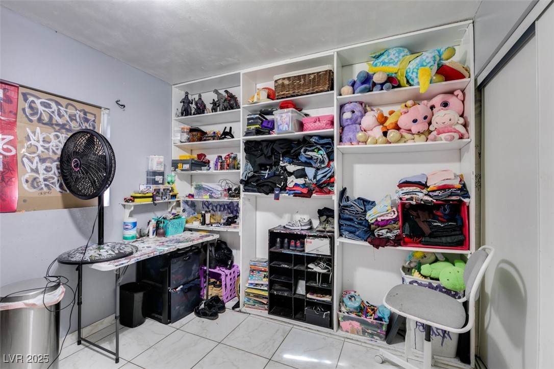 1816 North Torrey Pines Drive