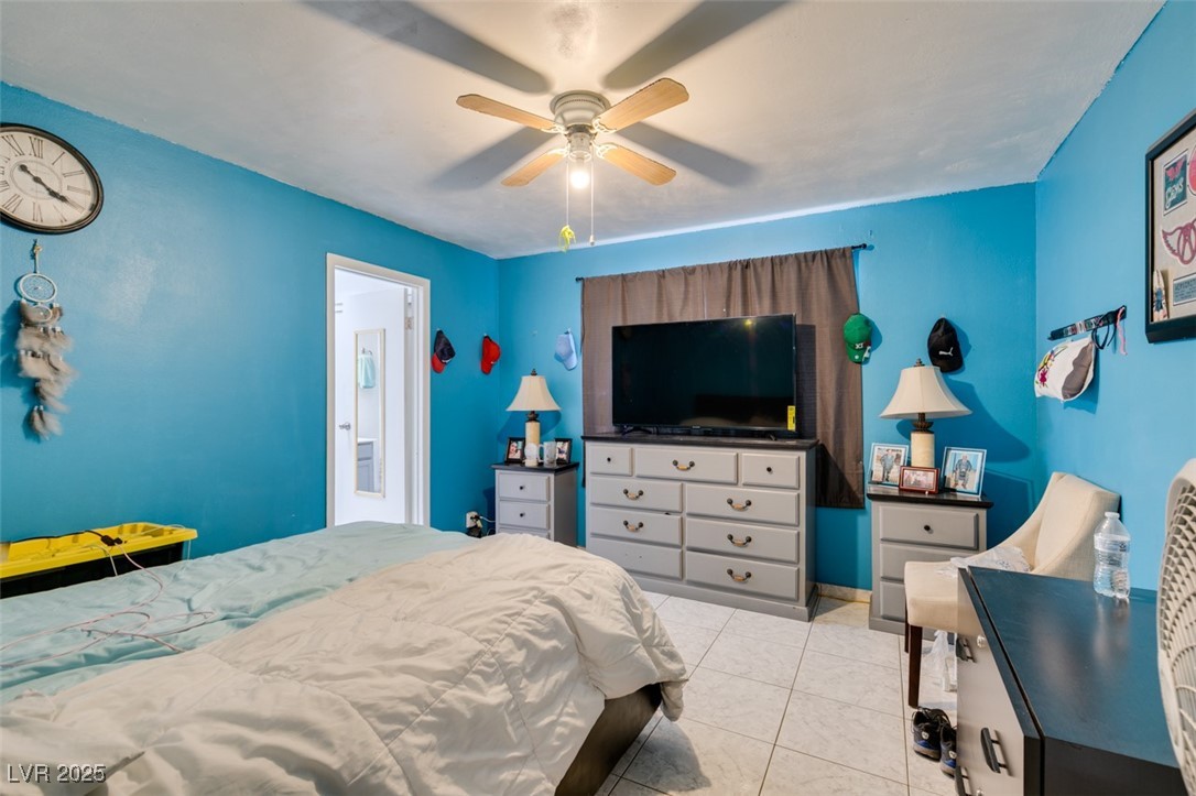 1816 North Torrey Pines Drive