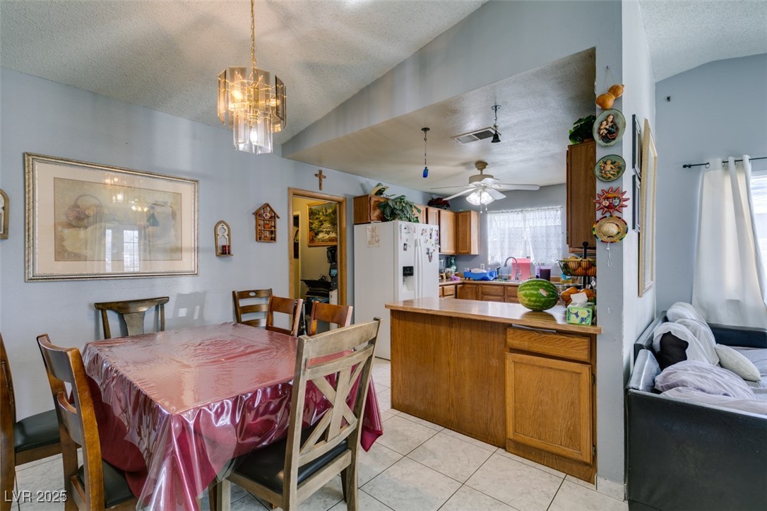 1816 North Torrey Pines Drive