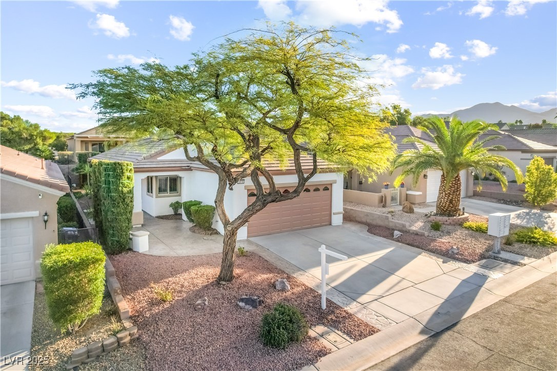 2810 Meadow Park Avenue