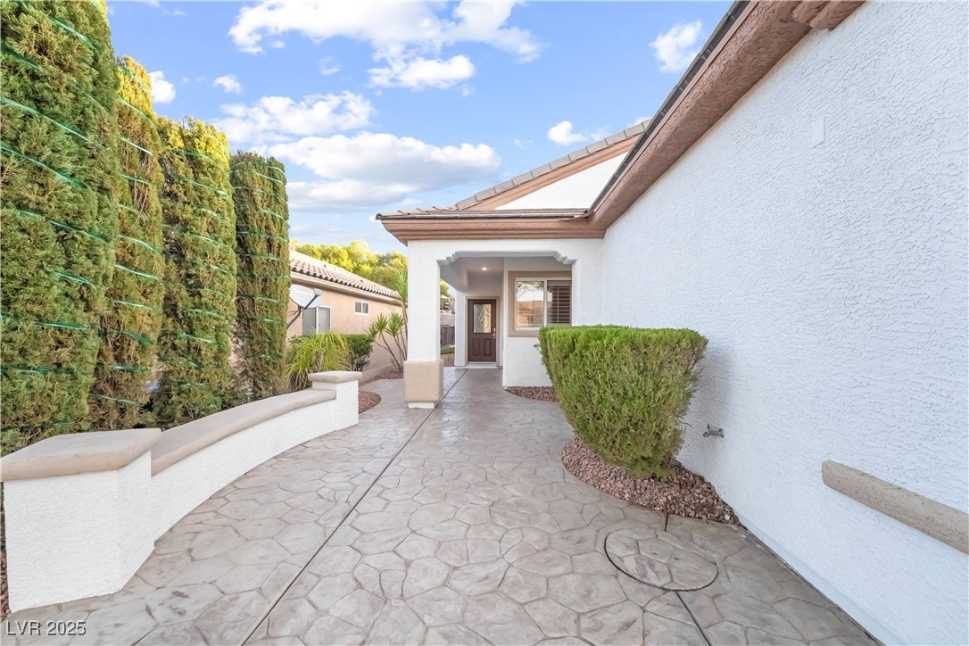2810 Meadow Park Avenue