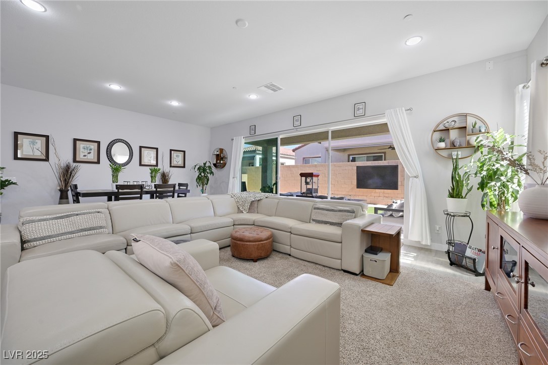 856 Klamath Springs Street