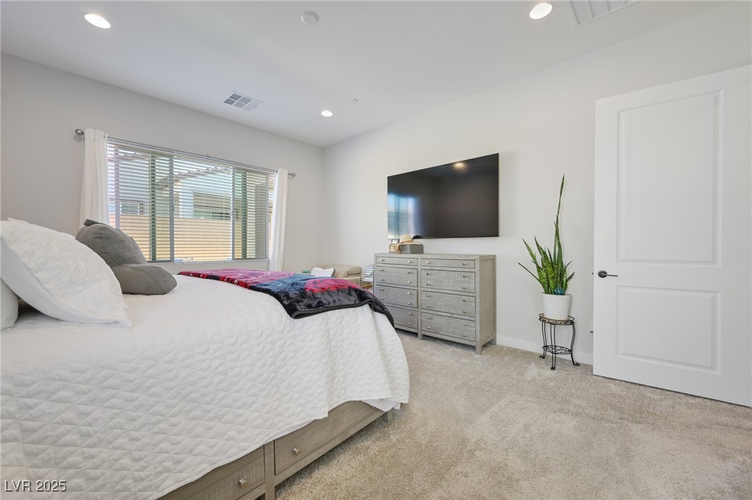 856 Klamath Springs Street