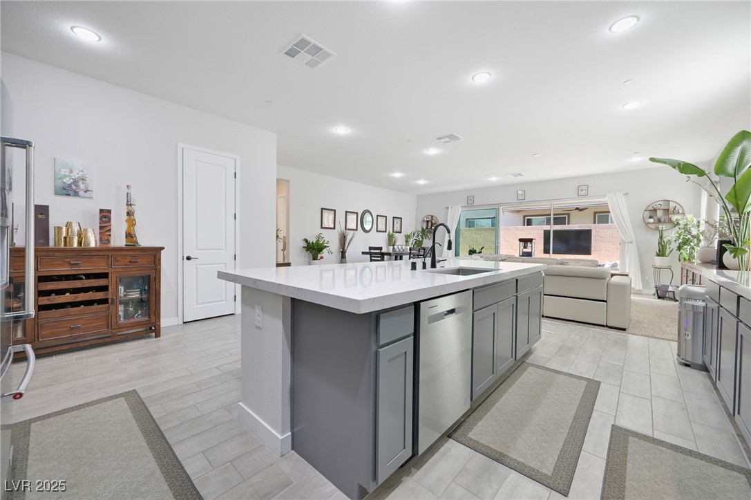 856 Klamath Springs Street