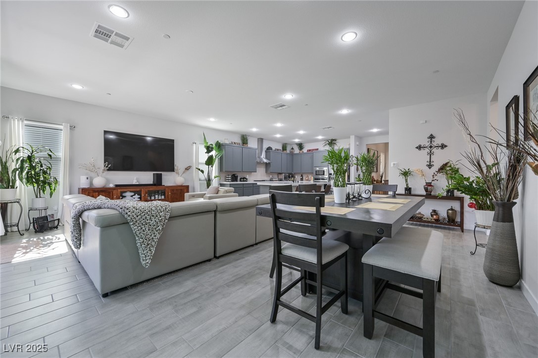 856 Klamath Springs Street