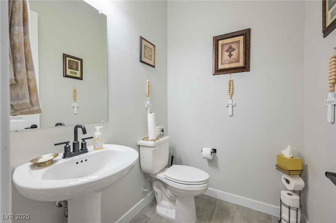 856 Klamath Springs Street