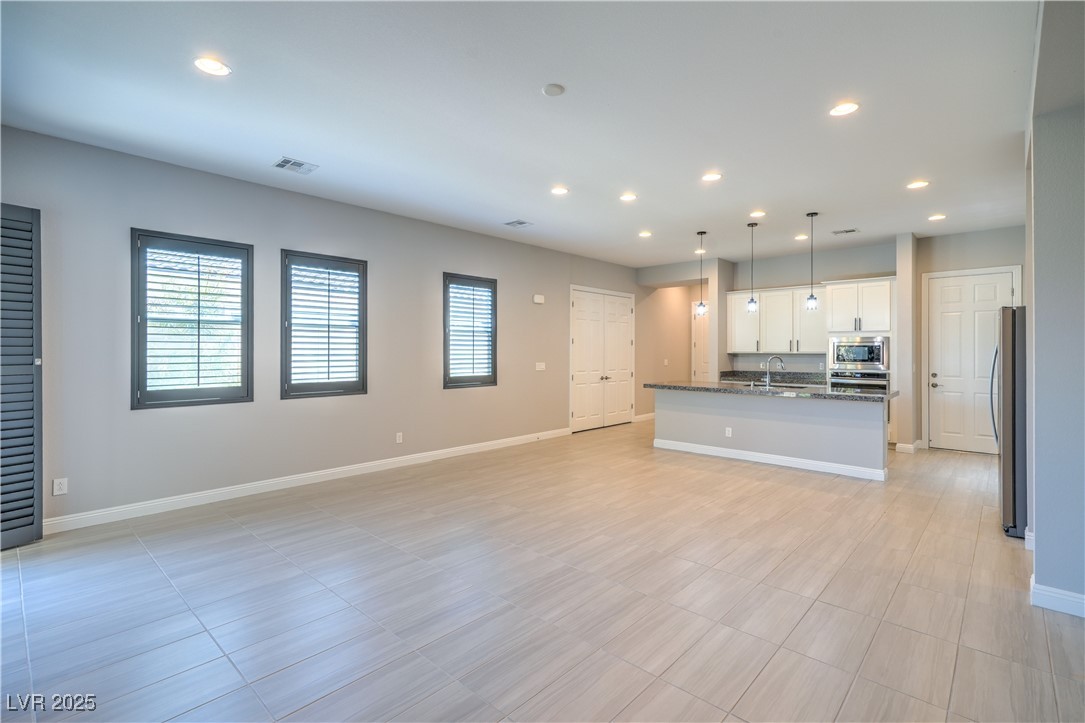 8138 Skye Dragon Street