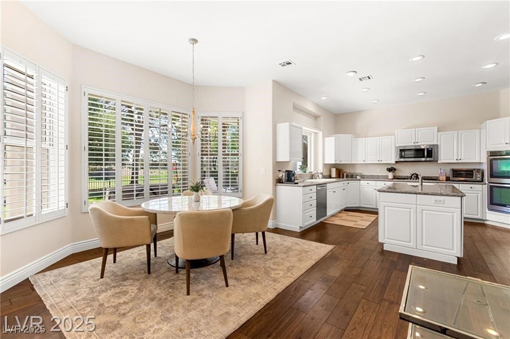 8901 Robinson Ridge Drive