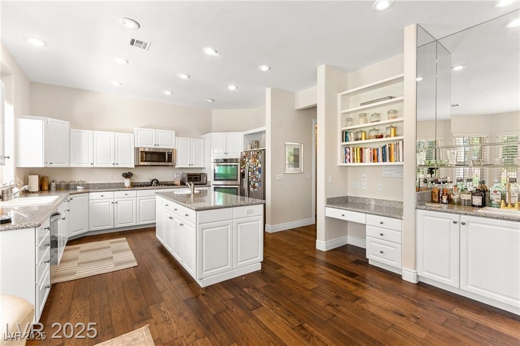 8901 Robinson Ridge Drive