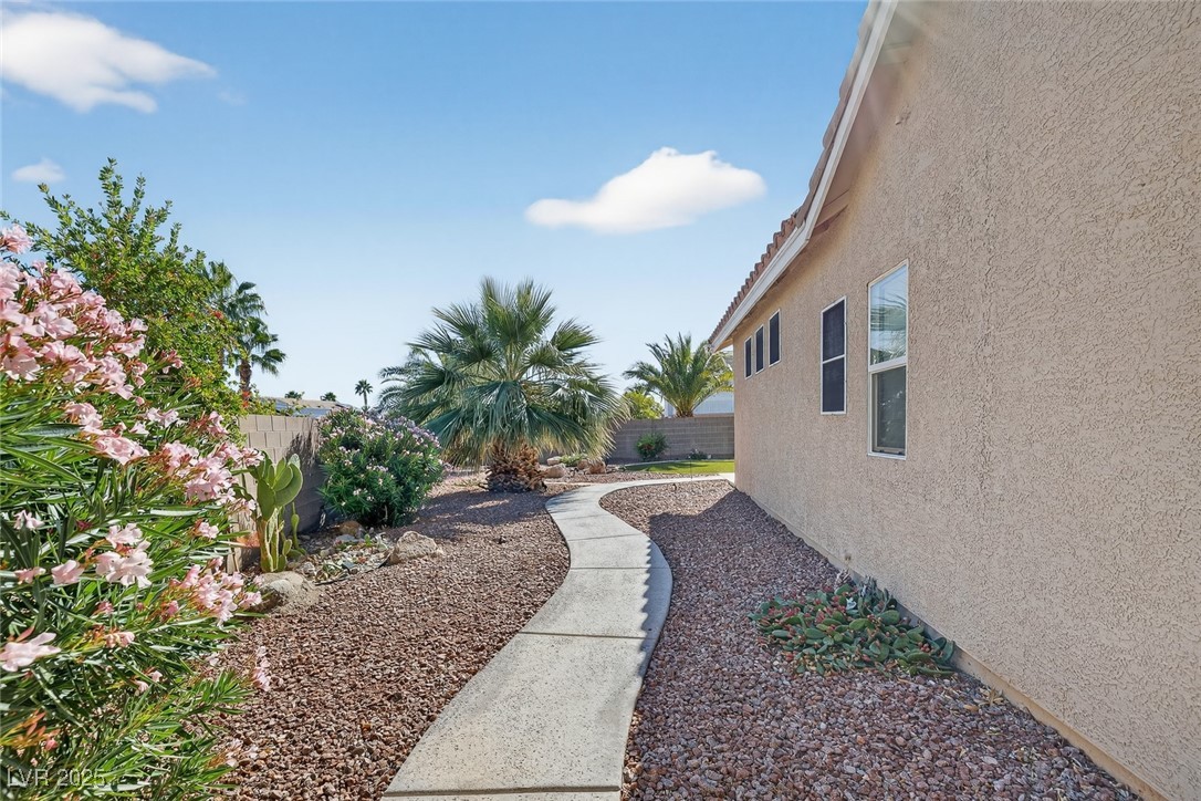 8305 Dawn Breeze Avenue