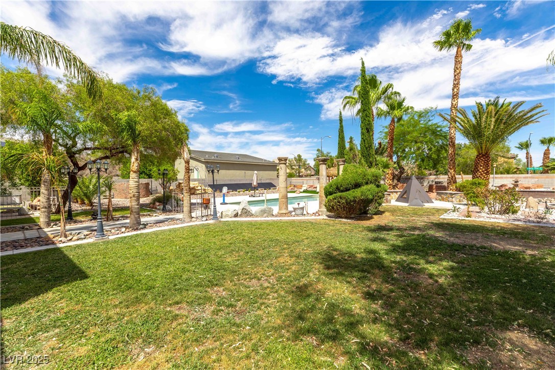 6204 Muirlands Court