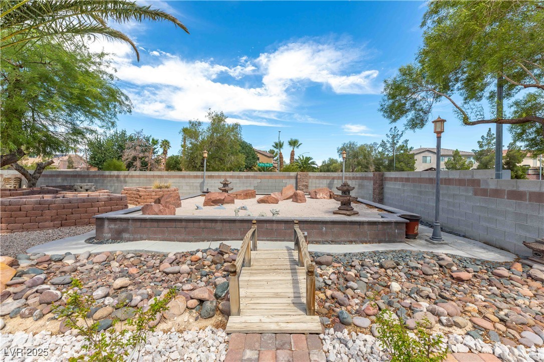 6204 Muirlands Court