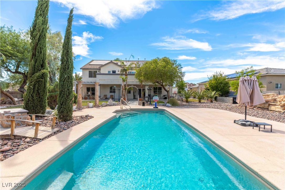 6204 Muirlands Court