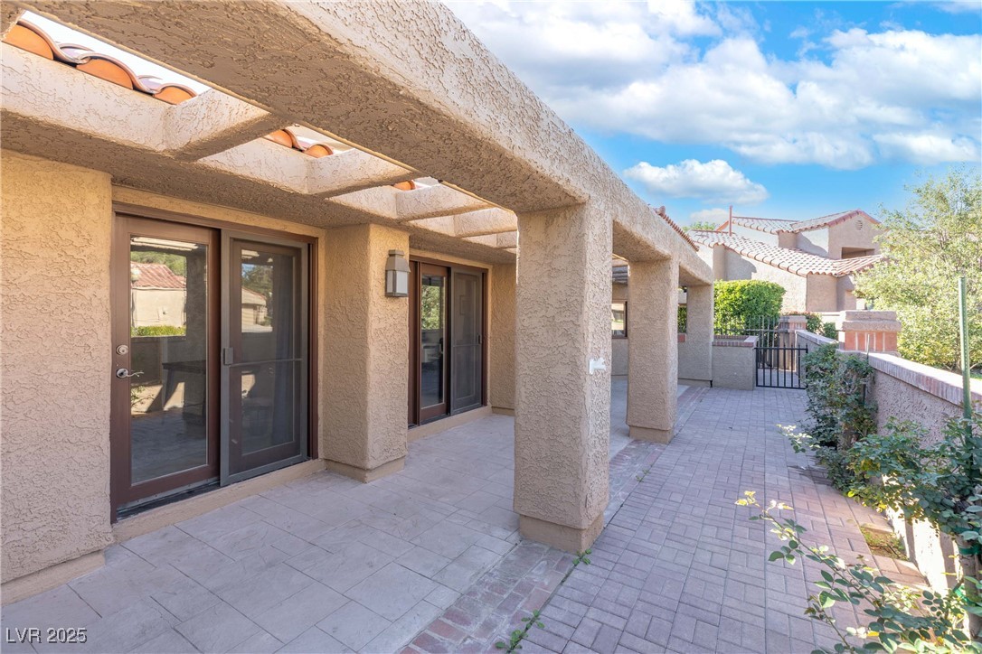 7283 Mission Hills Drive