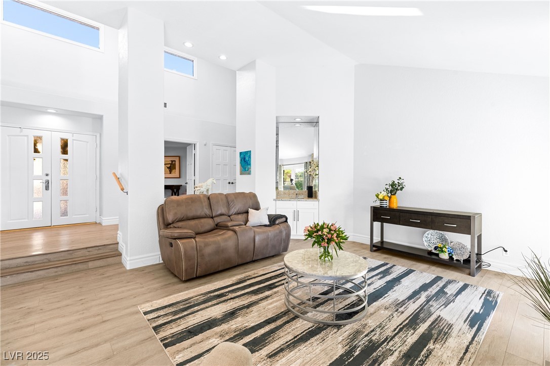 7283 Mission Hills Drive