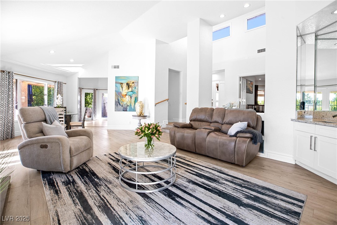 7283 Mission Hills Drive