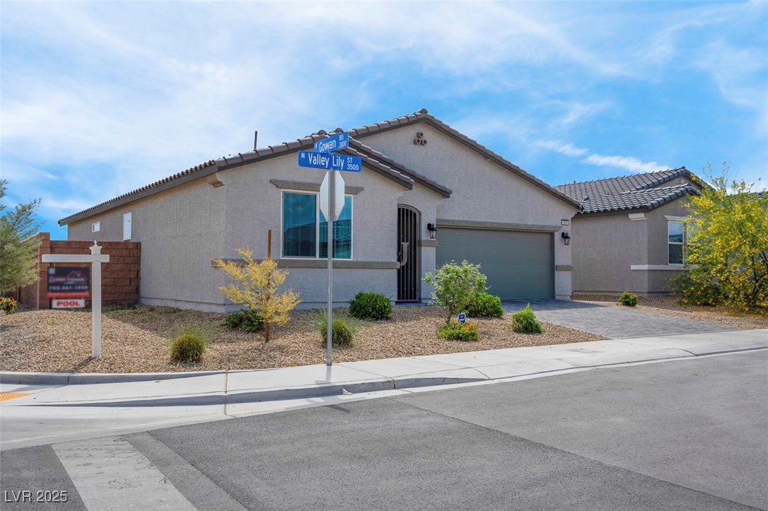 3556 Valley Lily Street