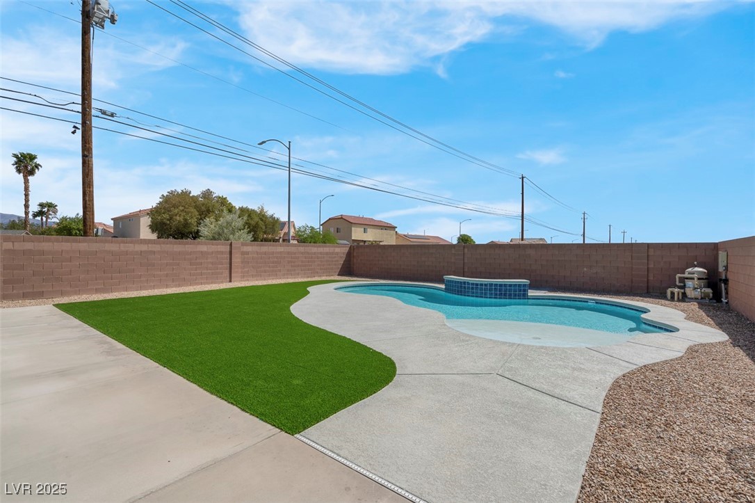 3556 Valley Lily Street