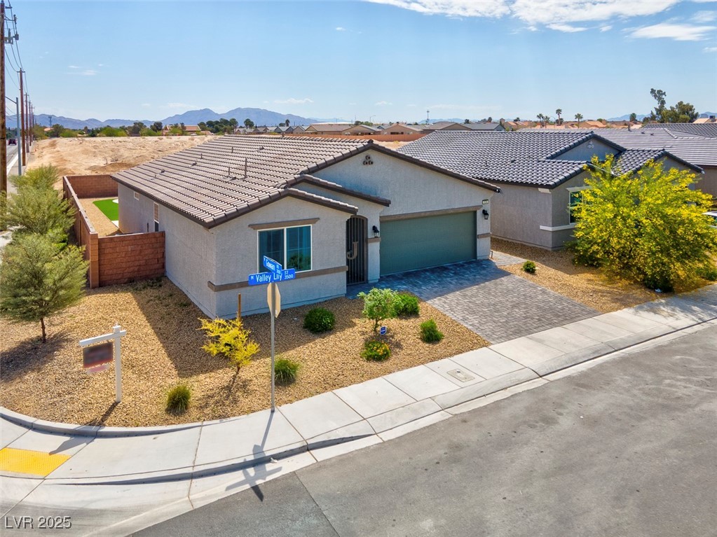 3556 Valley Lily Street