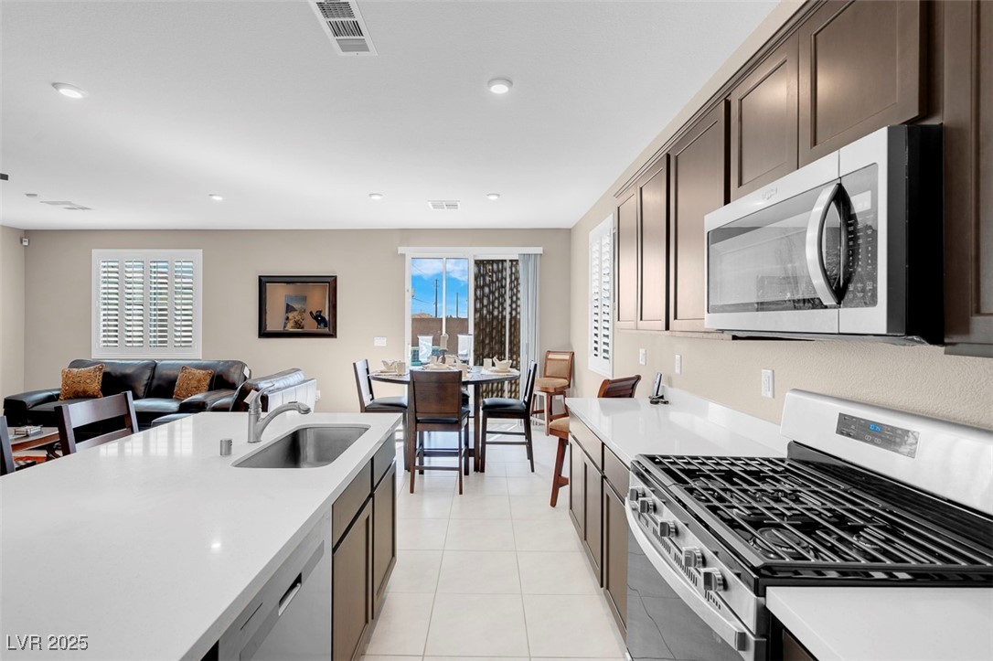 3556 Valley Lily Street