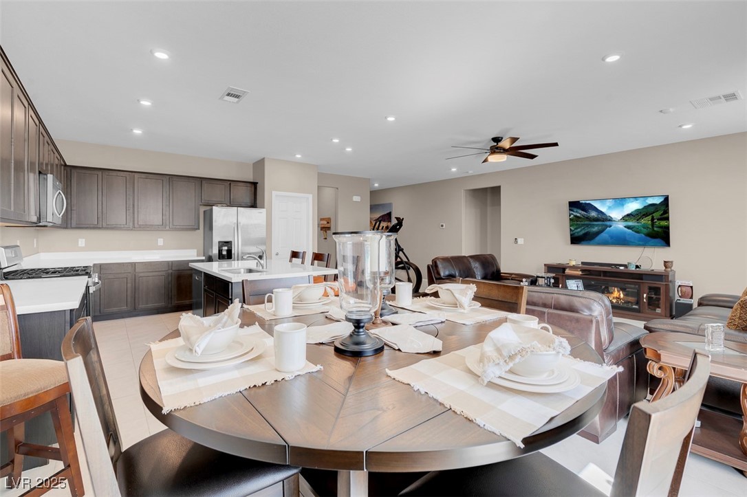 3556 Valley Lily Street