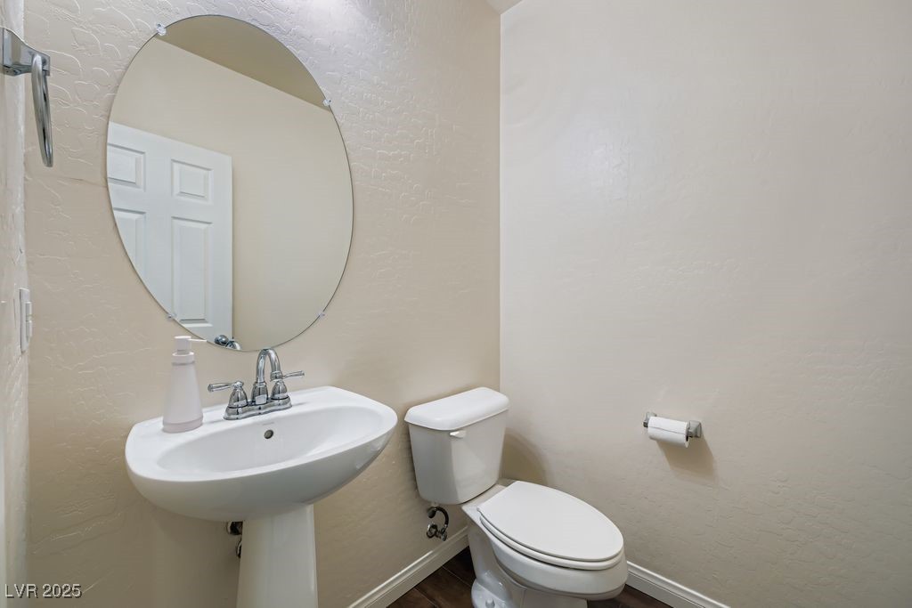 7042 Seat Wall Road