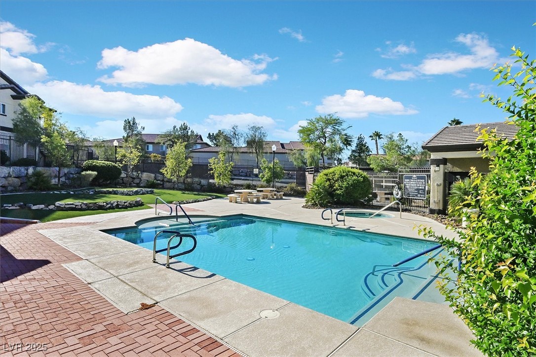 2291 West Horizon Ridge Parkway 1206