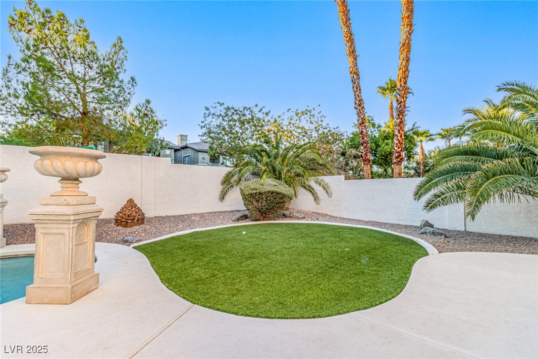 7609 Belgian Lion Street