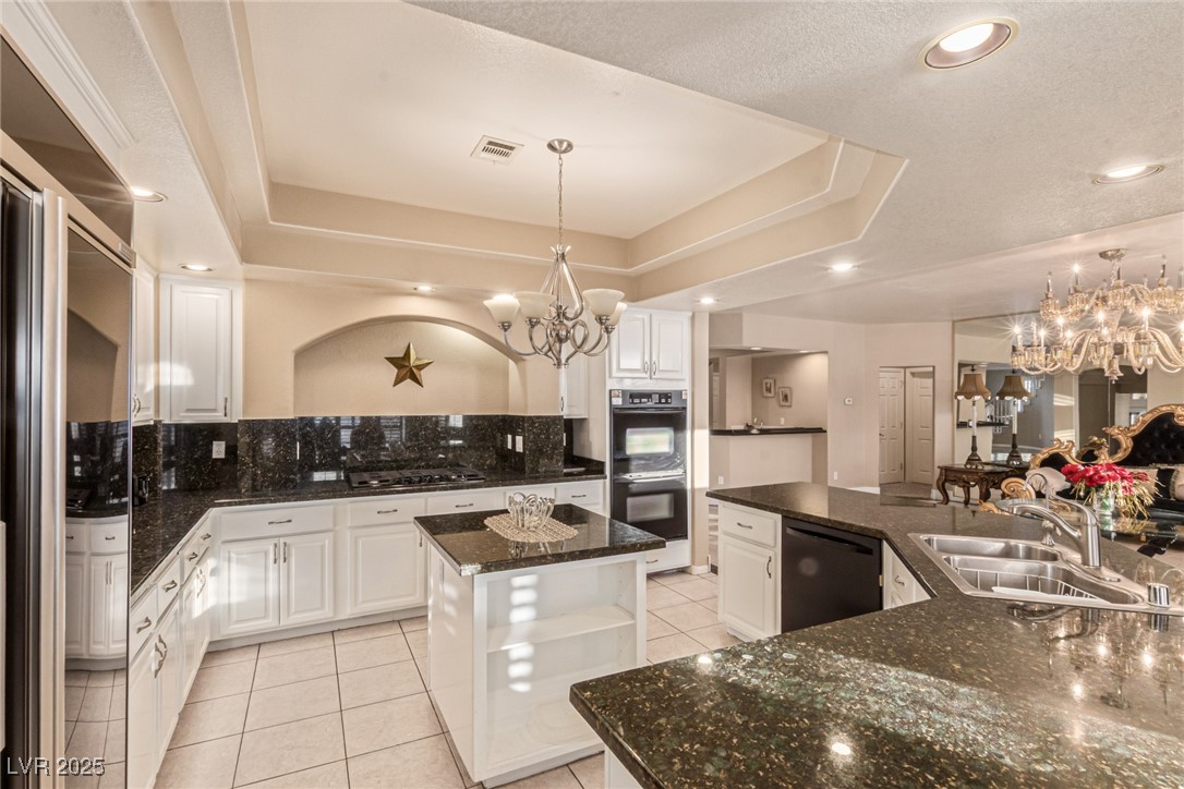 7609 Belgian Lion Street