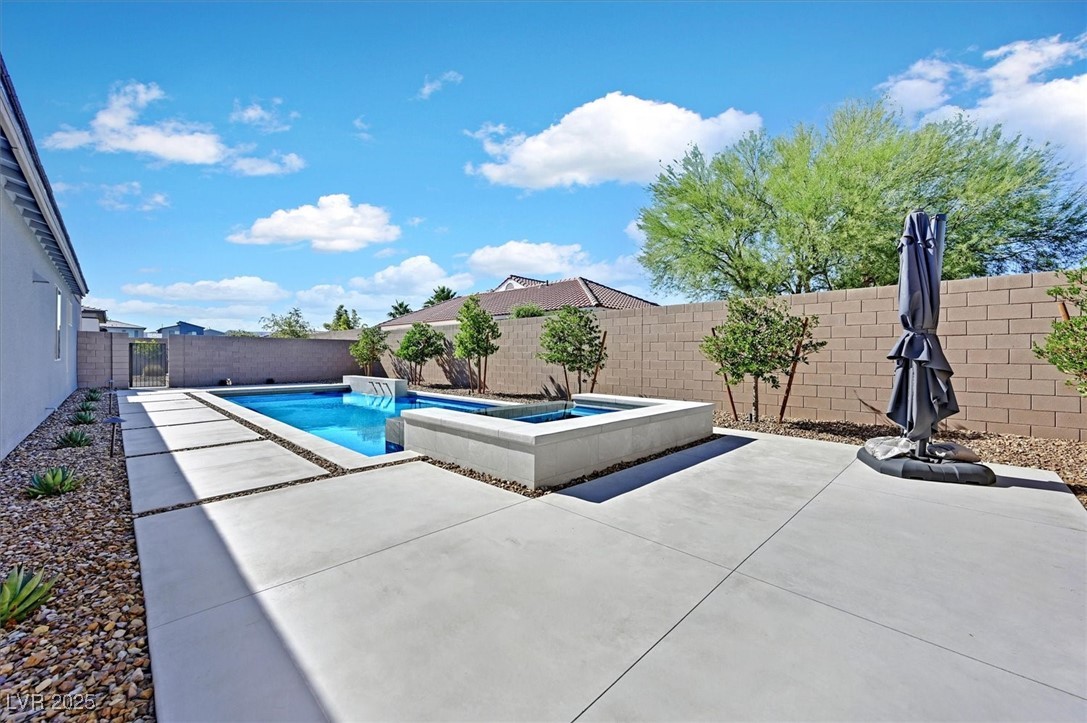 9715 Crisman Ridge Street