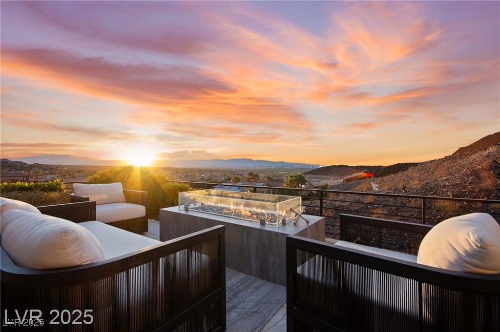 387 Solitude Peak Lane