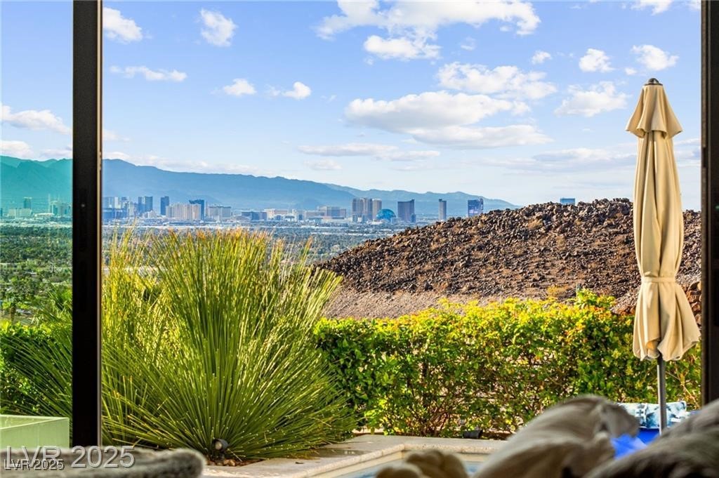 387 Solitude Peak Lane