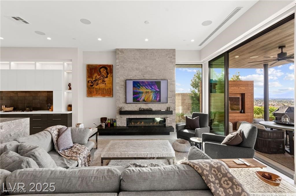 387 Solitude Peak Lane