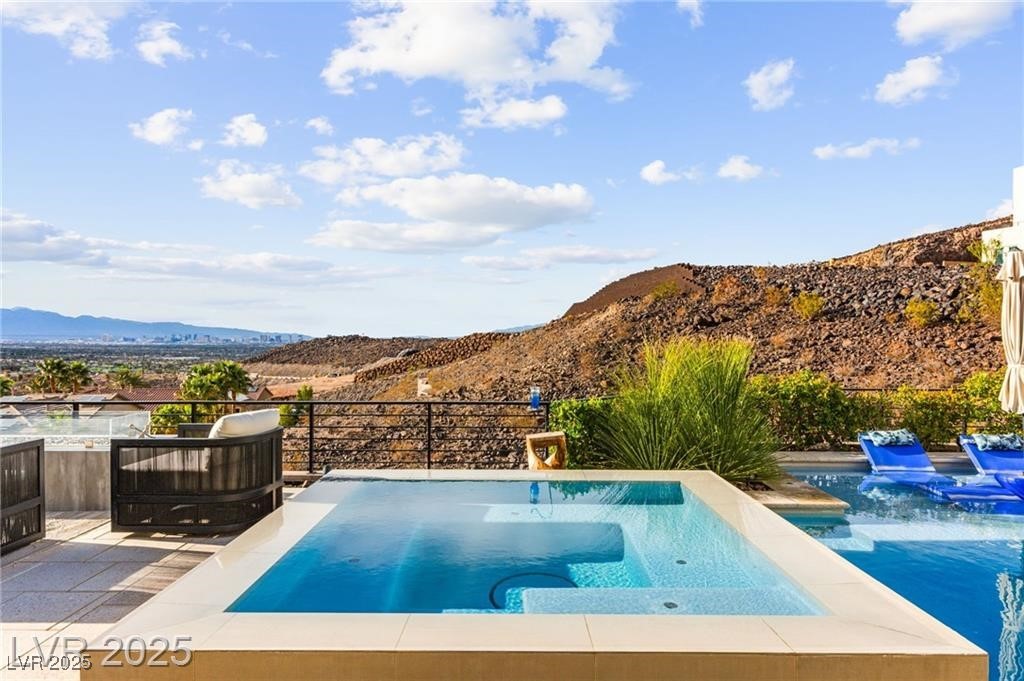 387 Solitude Peak Lane