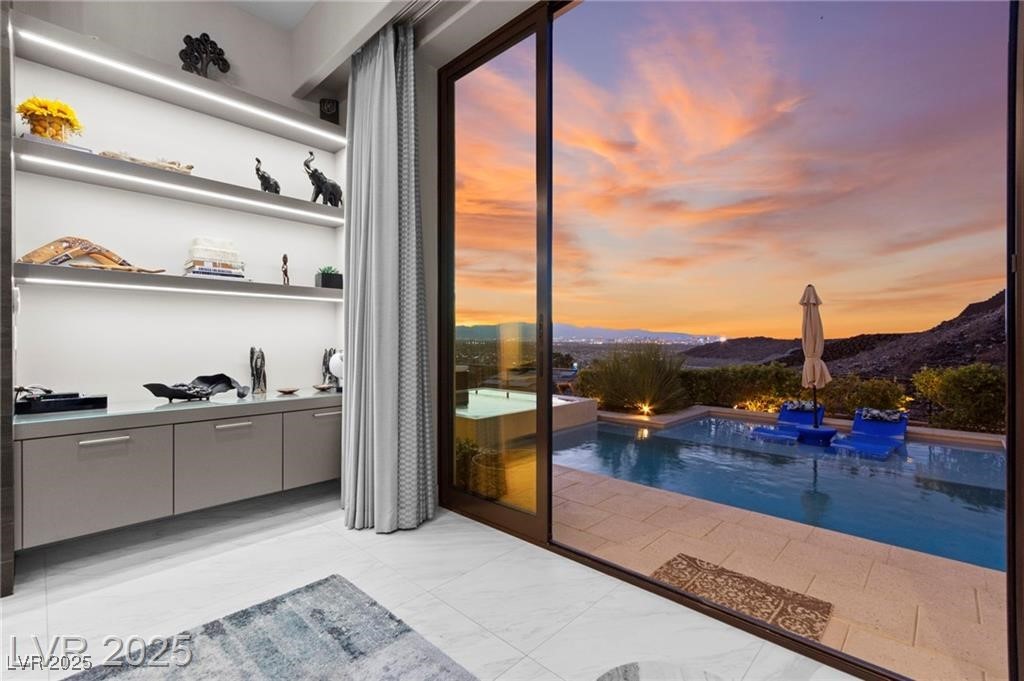 387 Solitude Peak Lane