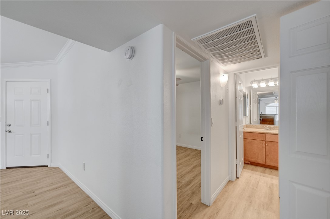 4400 South Jones Boulevard 2122