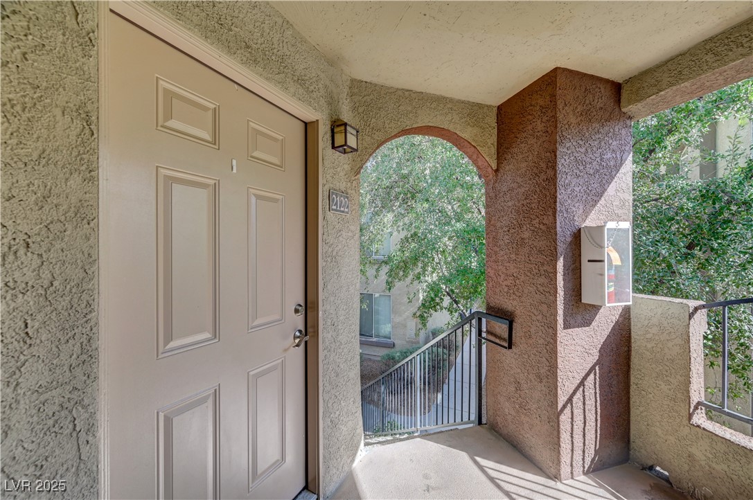 4400 South Jones Boulevard 2122