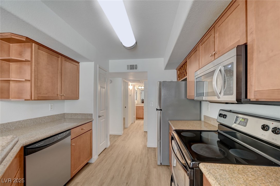 4400 South Jones Boulevard 2122