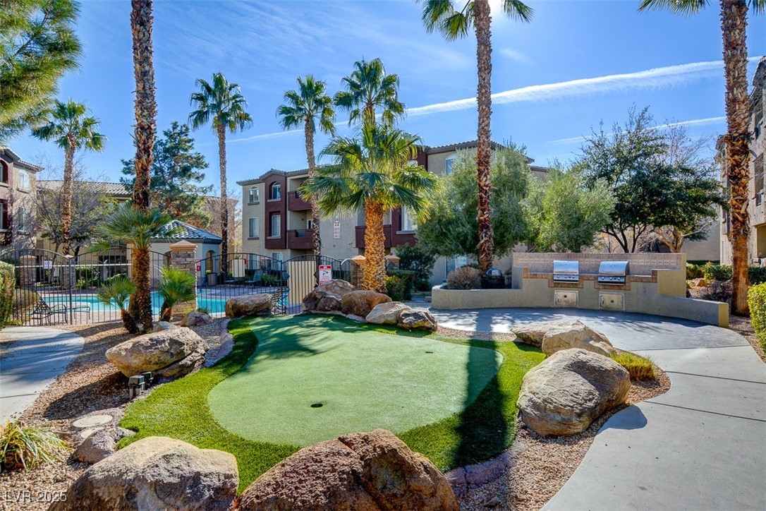 4400 South Jones Boulevard 2122