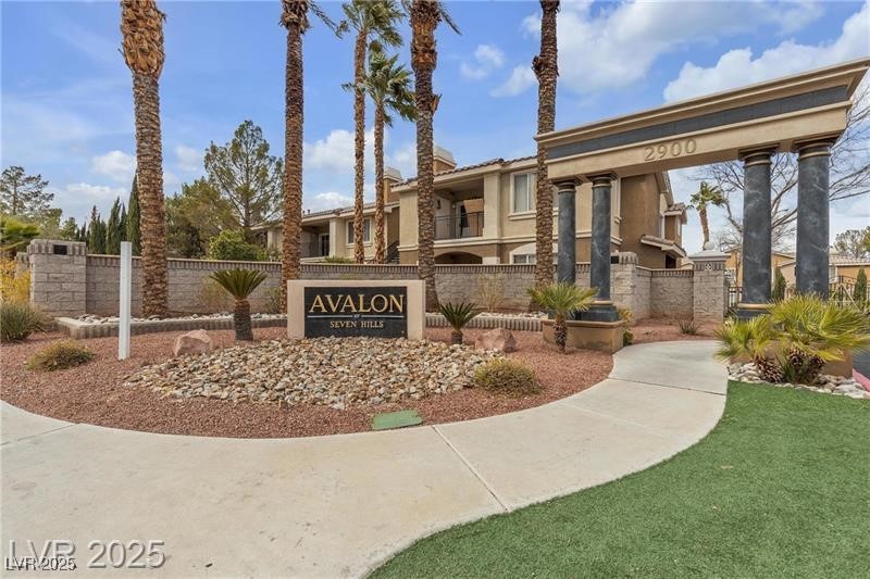 2900 Sunridge Heights Parkway 933