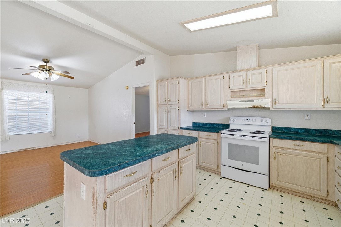 201 East Stagecoach Road