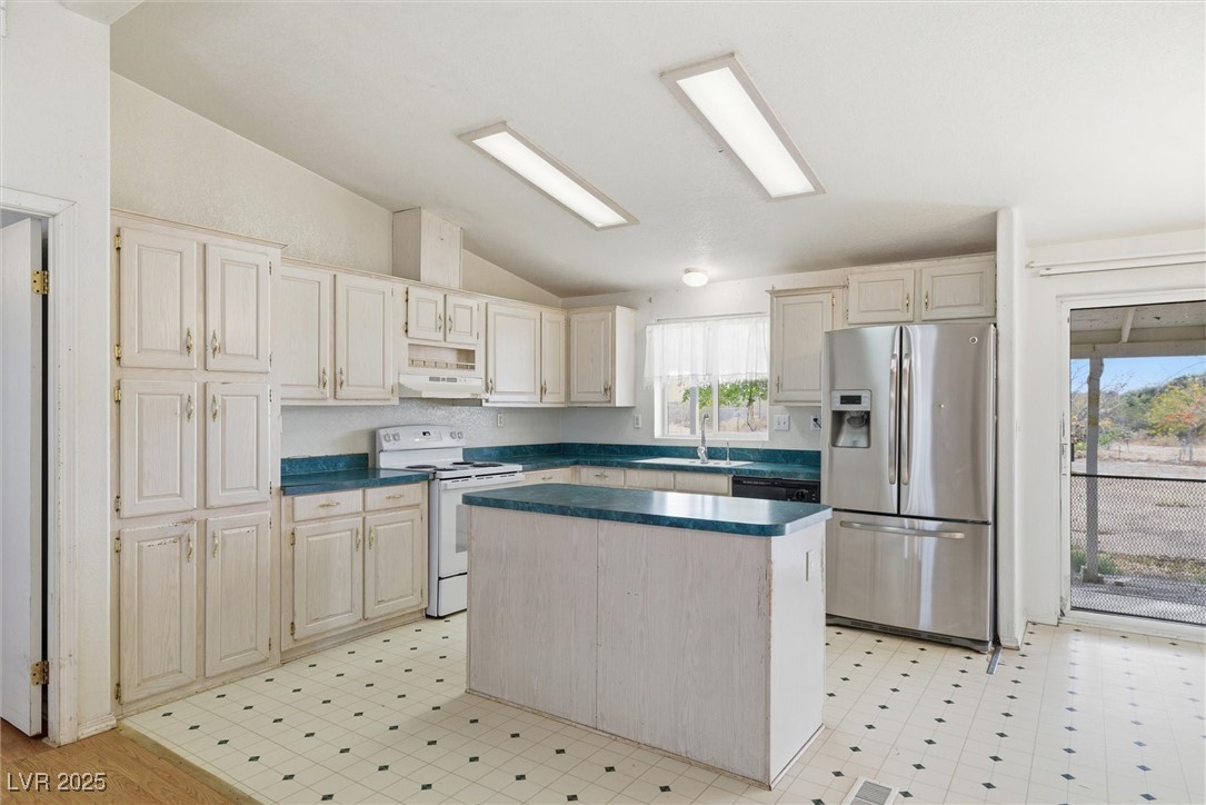 201 East Stagecoach Road