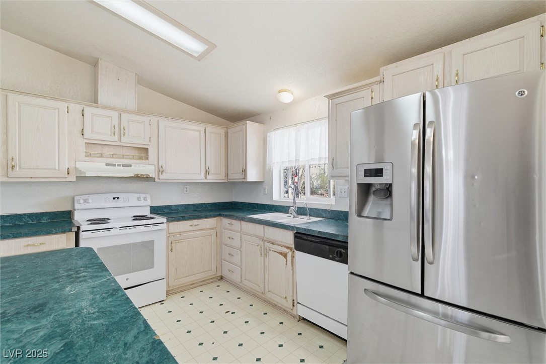 201 East Stagecoach Road