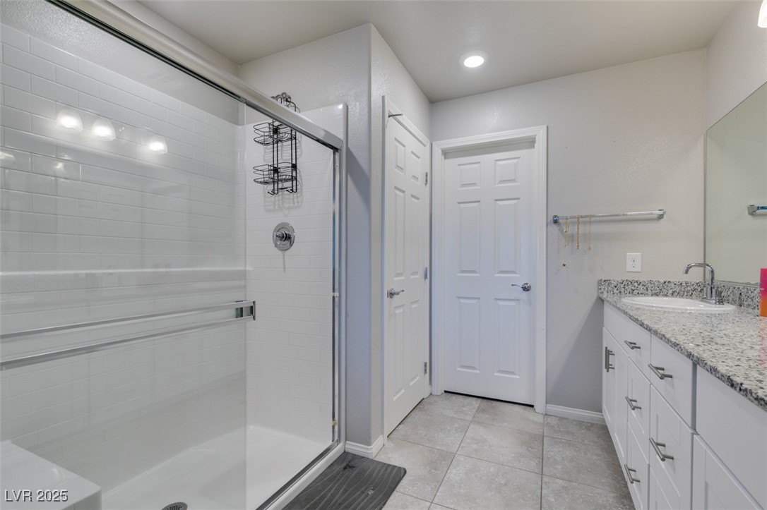 7239 Glimmer Point Street