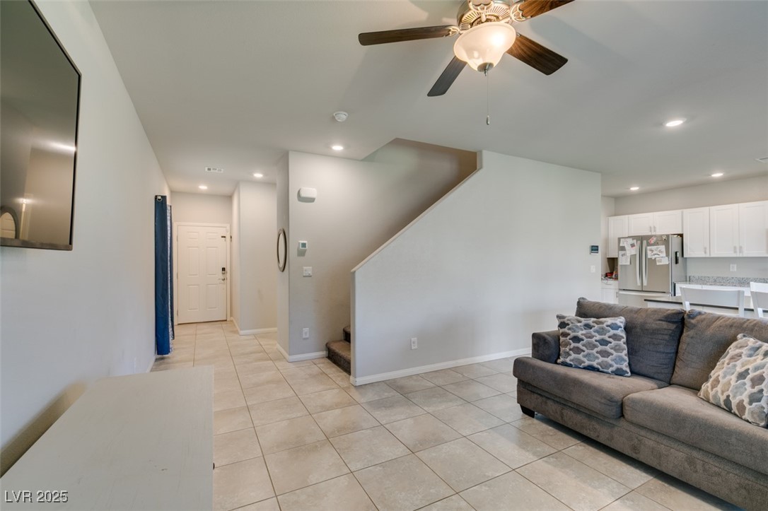 7239 Glimmer Point Street