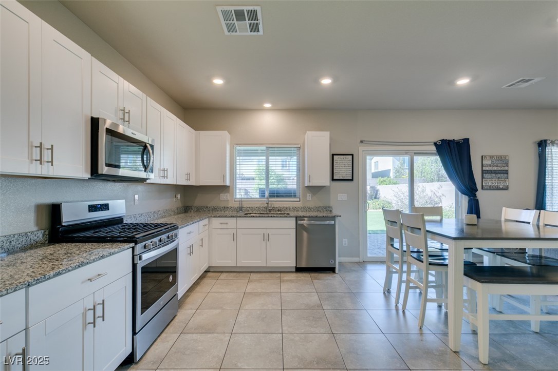 7239 Glimmer Point Street