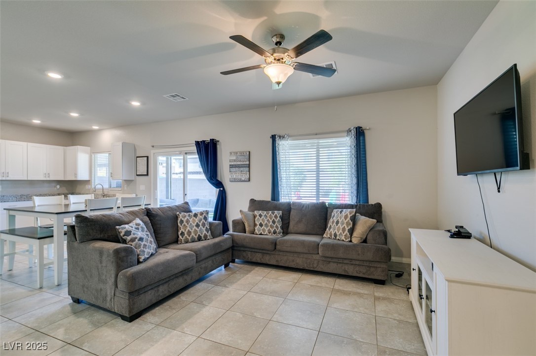 7239 Glimmer Point Street